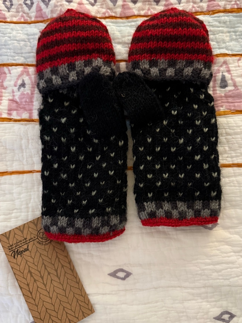 Mittens - Picture 2 of 8